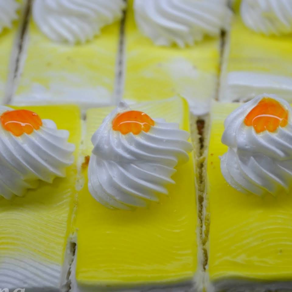 Fresh pineapple cream pastries