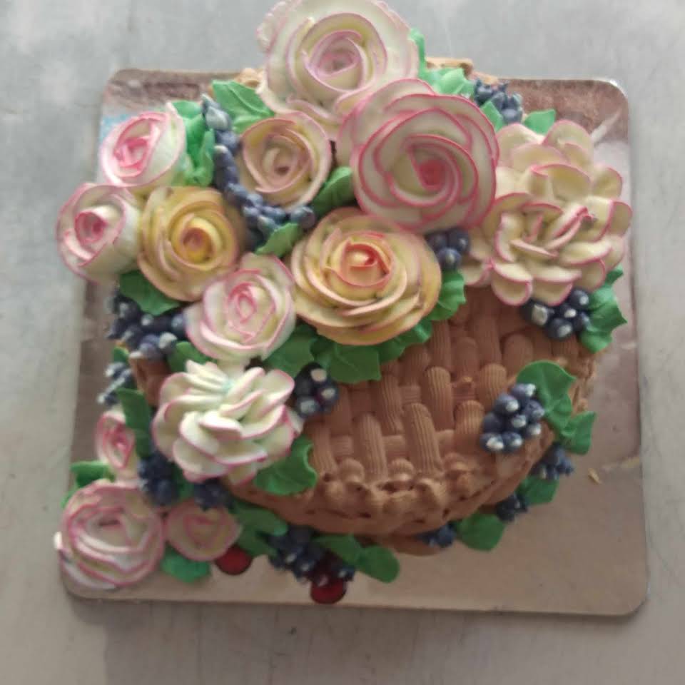 Flower-basket cream cake